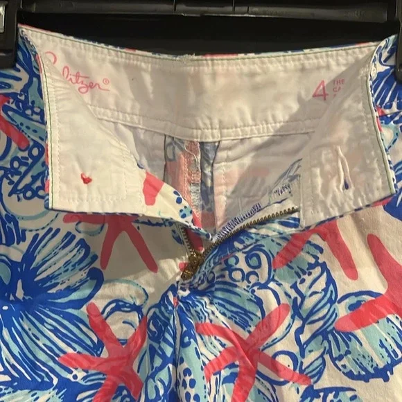 Like new Lilly Pulitzer The Callahan Short Size 4 in She Sells Seashells - Picture 6 of 9
